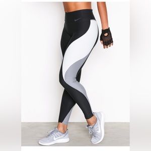 Nike Power Legend Tight CLRBLK